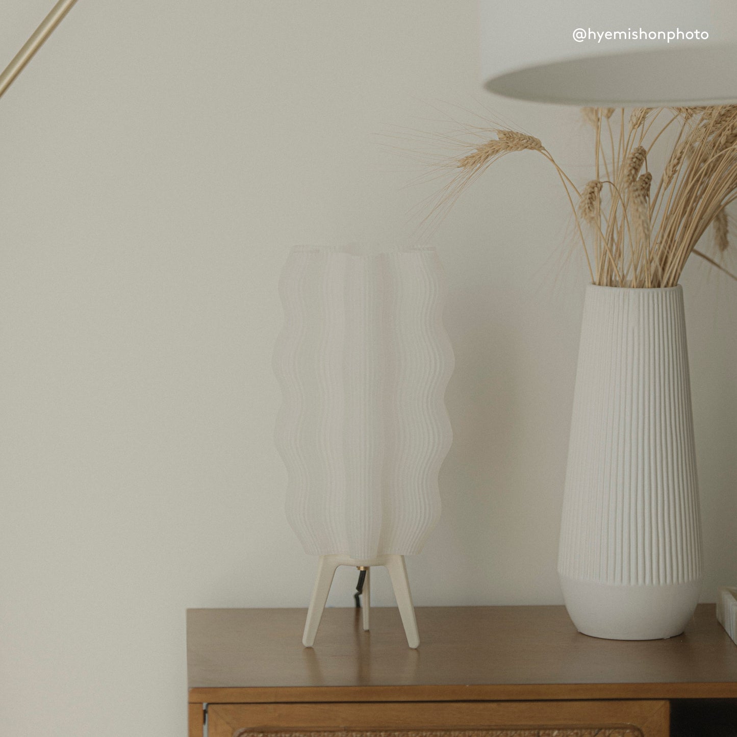Wavy Table Lamp
